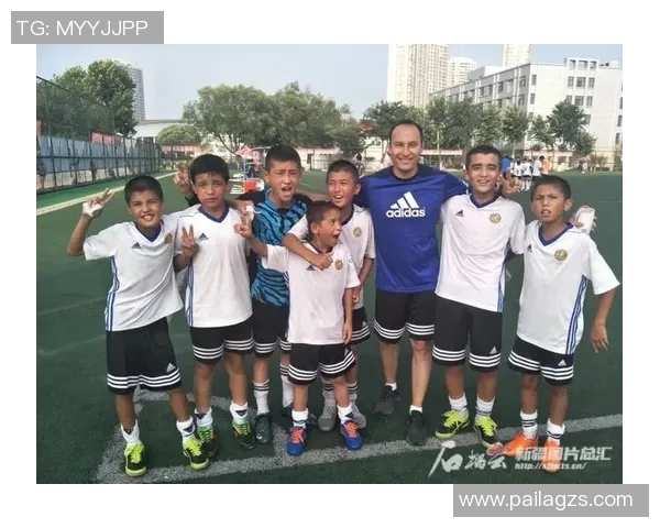 足球明星回馈家乡用收入助力地方发展与青少年足球事业 足球明星回馈家乡用收入助力地方发展与青少年足球事业