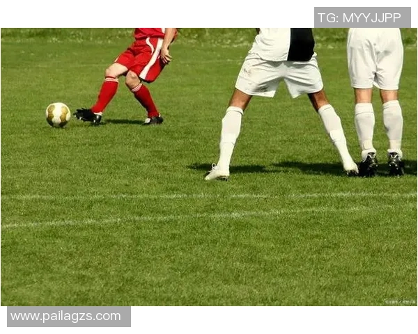 足球明星路人模仿视频引发热潮他们的搞笑表演让人捧腹大笑