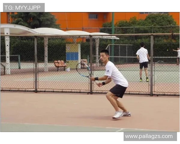 南京网球队心理素质强劲跻身全国第三名展现竞技风采与团队精神 南京网球队心理素质强劲跻身全国第三名展现竞技风采与团队精神